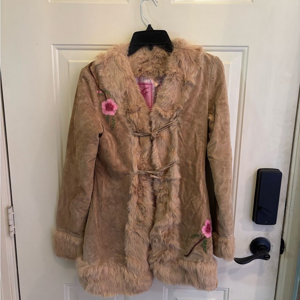 Vintage Y2K Megami Boogie Embroidered Leather Coat with Fur Lining - Picture 5 of 8